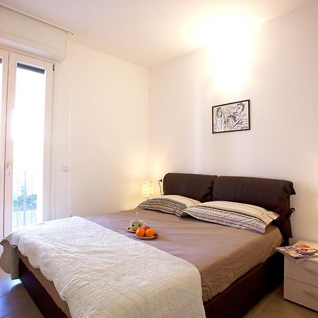 4 Village Centre Lenno Homes With Pool-By Italian Apartments Rum bild