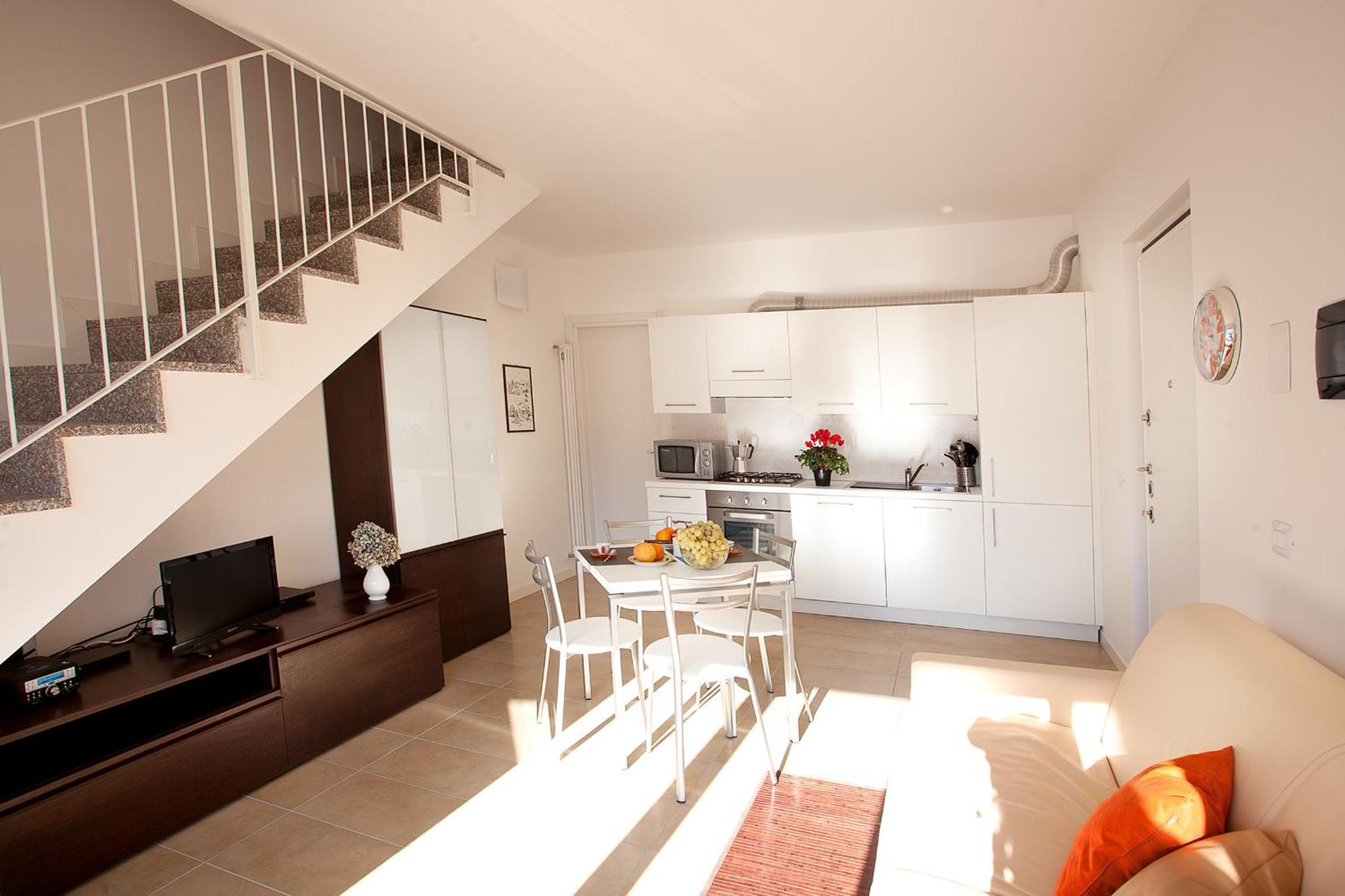 4 Village Centre Lenno Homes With Pool-By Italian Apartments Rum bild