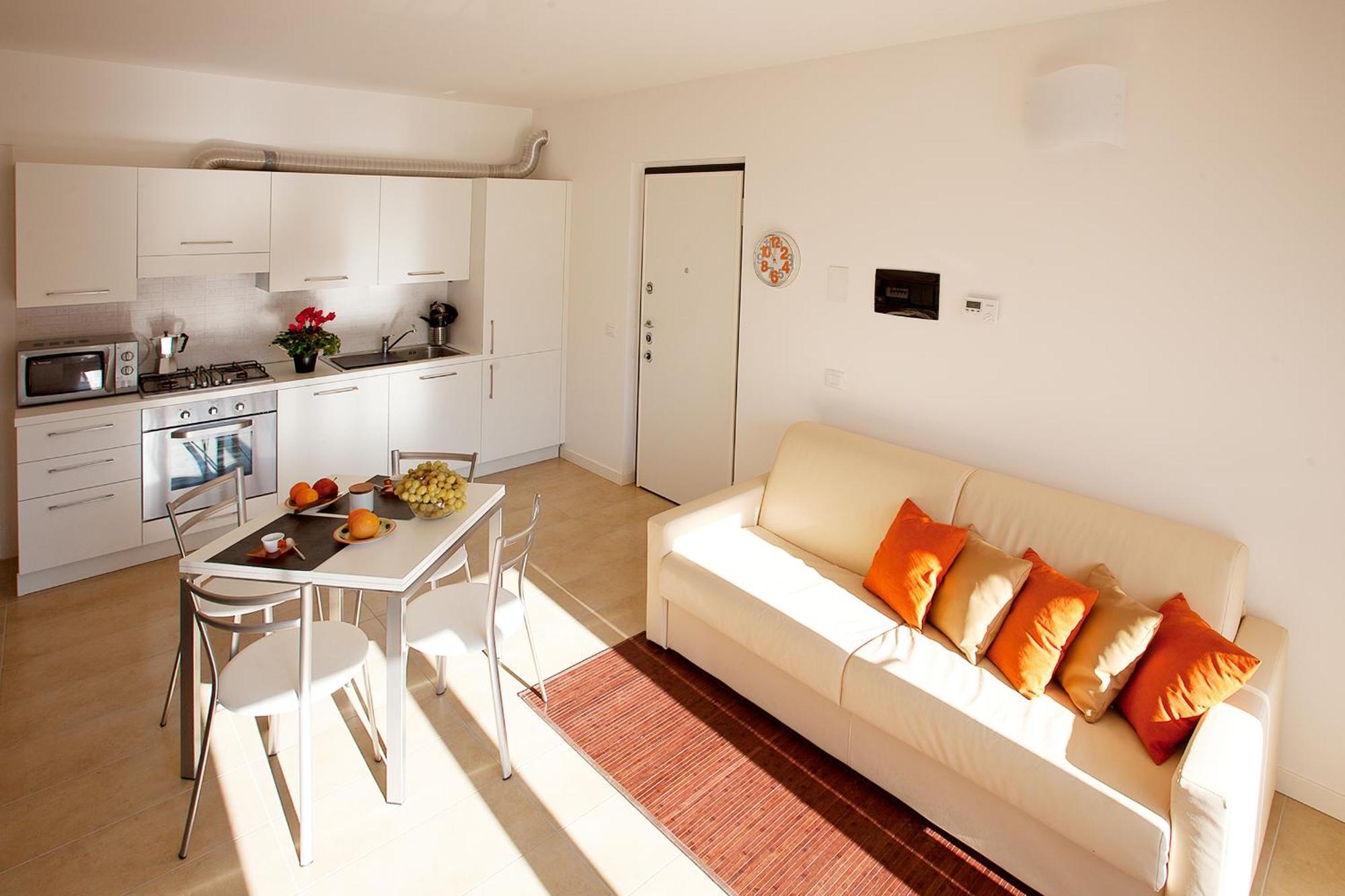 4 Village Centre Lenno Homes With Pool-By Italian Apartments Rum bild