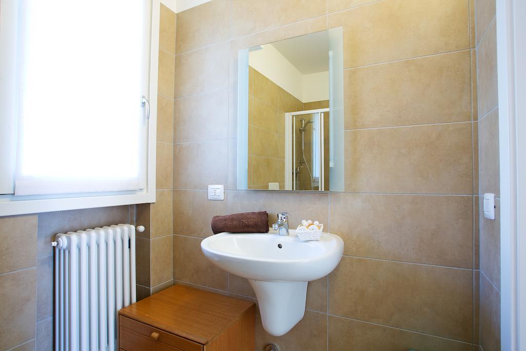 4 Village Centre Lenno Homes With Pool-By Italian Apartments Rum bild