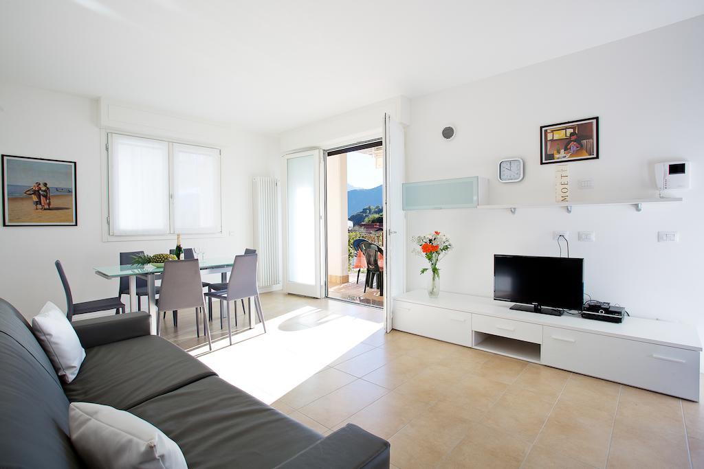 4 Village Centre Lenno Homes With Pool-By Italian Apartments Rum bild