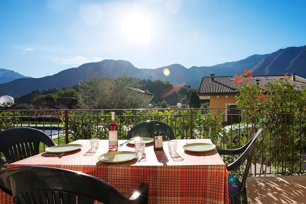 4 Village Centre Lenno Homes With Pool-By Italian Apartments Terraze, Spese, Sopra Spese, Spese II Rum bild
