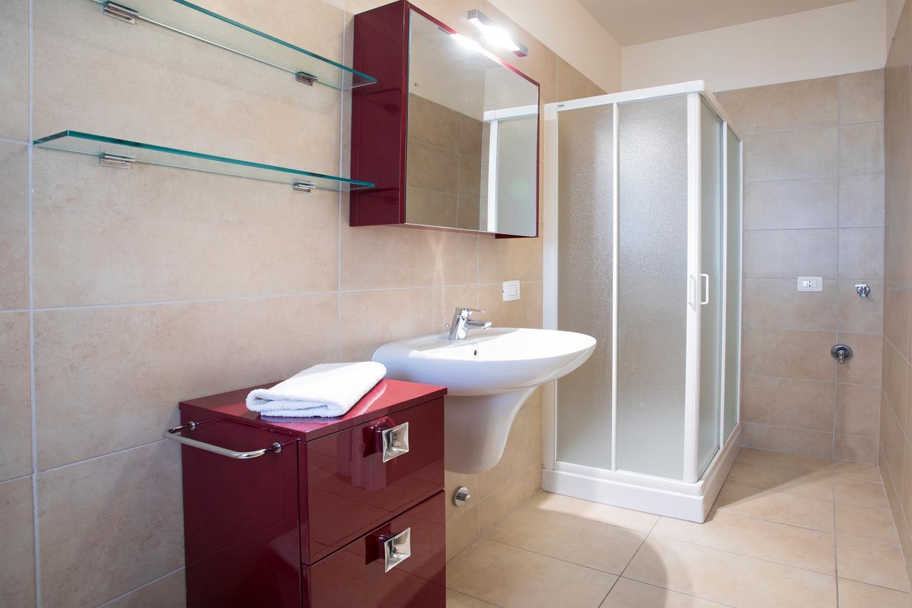 4 Village Centre Lenno Homes With Pool-By Italian Apartments Terraze, Spese, Sopra Spese, Spese II Exteriör bild